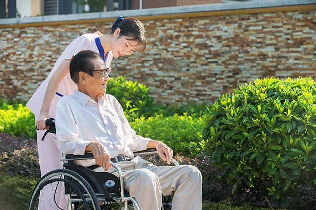 老年人在夏季吹空調需要注意什麽